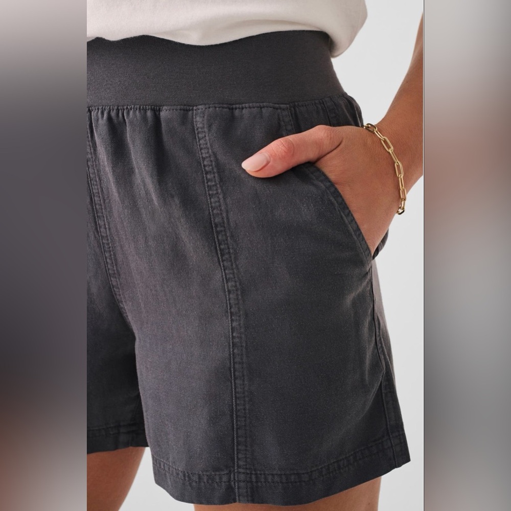 Faherty Arlie Day Shorts - Size XL - NWT - faded black